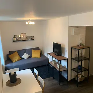 La Maison Aux Volets Bleus 2eme Etage Appartement